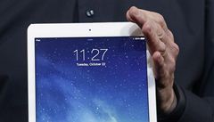 iPad Air je ten�í, leh�í a výkonn�j�í ne� jeho p�edch�dce.