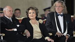 Prezident Milo Zeman pi píleitosti výroí vzniku samostatného eskoslovenského státu udlil na Praském hrad státní vyznamenání. Medaile Za zásluhy dostali filosof Václav Blohradský, hereka Jiina Bohdalová a kytarista Lubom