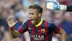 Neymar slaví gól do sít Realu.