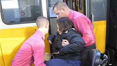 Protest obanského sdruení Asistence proti omezení v cestování handicapovaných ve vlacích spolenosti RegioJet.