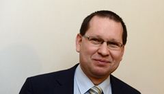 Suchánek bude ústavním soudcem, senát schválil jeho nominaci