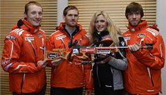 Tým biatlonist�. Zleva Ond�ej Moravec, Michal �lesingr, Gabriela Soukalová a Jaroslav Soukup.