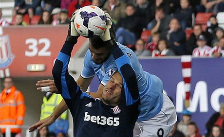 Branká fotbalist Stoke City Asmir Begovi 