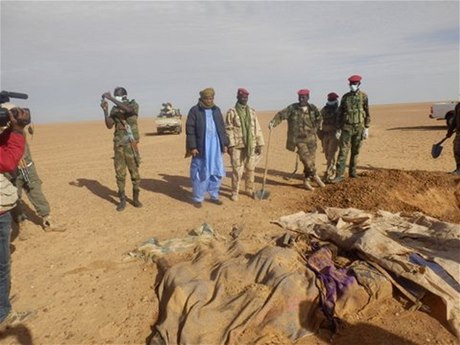 Tragédie na Sahae: v pouti zemelo ízní více ne 90 benc z Nigeru