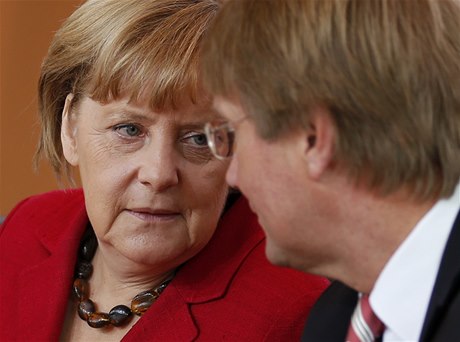 Nmecká kancléka Angela Merkelová a editel úadu nmecké vlády Ronald Pofalla