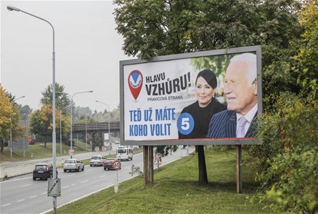 Václav Klaus na billboardu strany Hlavu vzhru