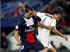 Fotbalista Paris St. Germain Zlatan Ibrahimovi (vlevo) a Nemanja Pejinovi z Nice