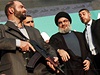 Vdce hnutí Hizballáh Hasan Nasralláh se svými tlesnými stráci.