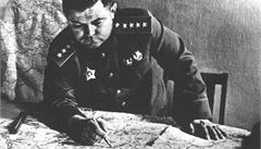 Generál Nikolaj Vatutin, jeden ze str�jc� útoku.