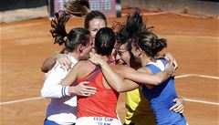 Radost italských tenistek z triumfu ve Fed Cupu | na serveru Lidovky.cz | aktuální zprávy