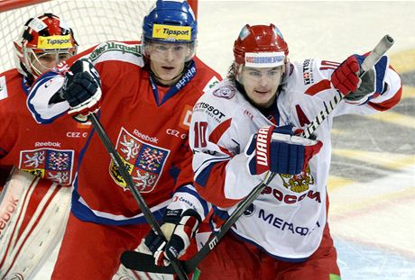 Ruský hokejista Viktor Tichonov (vpravo) a Jakub Krejík z eska