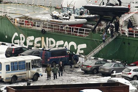 Lo Arctic Sunrise, z její paluby se aktivisté Greenpeace pokusili obsadit ropnou ploinu Prirazlomnaja 