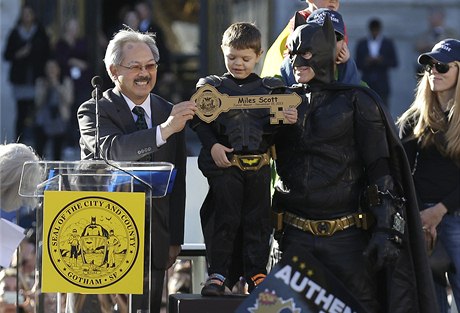 San Francisko v pátek před zloduchy zachraňoval malý Batman. 