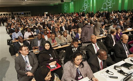 Úastníci klimatické konference OSN ve Varav