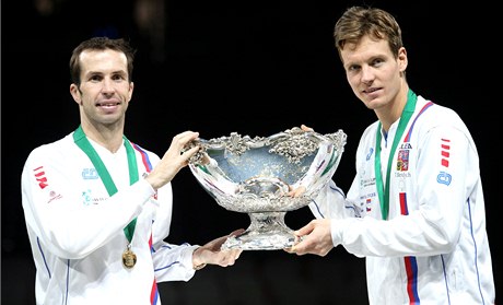 ampioni tpánek a Berdych obhájili Davis Cup.