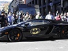 Úady na zaátku akce veejn poádaly Batkida o pomoc. Kdy chlapec souhlasil, pijel pro nj mu v pevleení Batmana autem, které se podobalo legendárnímu autu netopýího hrdiny, Batmobilu. 