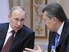 Ruský prezident Vladimír Putin hovoí s Viktorem Janukovyem v Minsku (archivní...