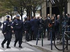 Policie ped paíským sídlem francouzského deníku Libération
