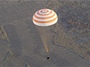 V Kazachstánu pistála ruská kosmická lo Sojuz TMA-11M, pi její misi u Mezinárodní vesmírné stanice (ISS) se poprvé v historii objevila ve volném kosmu olympijská pochode.