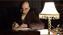 David Suchet jako Hercule Poirot v poslden epizod serilu s nzvem Opona.