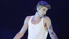 Bieberovo turné provázejí skandály i žaludeční problémy