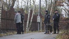 Rodinný d�m a kde k vra�d� do�lo, policie uzav�ela. 