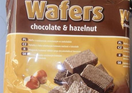 Potravináská inspekce naídila prodejnám Tesco stáhnout polské oplatky Wafers chocolate & hazelnut Oatland. 