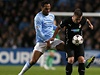 Fotbalista Plzn Stanislav Tecl (vpravo) a  Joleon Lescott z Manchesteru City