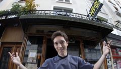 éf provozovny Elie Daviron se pitom rozhodl, e nebude dlat jen njaké obyejné degustace hmyzu, ale skutené plnohodnotné pokrmy.