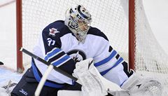 Ondej Pavelec oslavil stý vyhraný zápas v NHL.