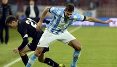 Sparta Praha - FK Mladá Boleslav. Lafata ze Sparty (vlevo) a Michal Smejkal z Mladé Boleslavi