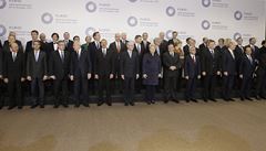 Ú�astníci summitu ve Vilniusu