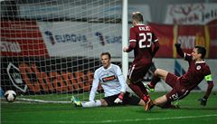 David Lafata skóruje do jablonecké sít�.