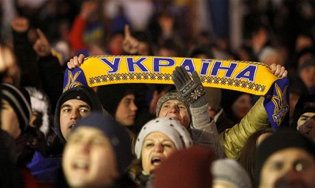 Nedlní protivládní protesty na kyjevském námst Nezávislosti 