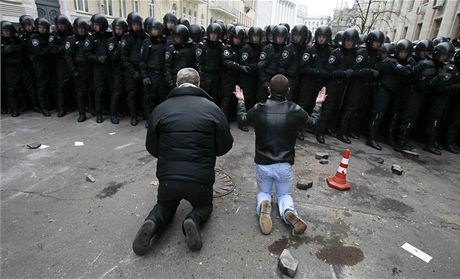 Protestující v Kyjev.