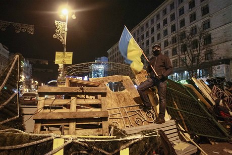 V centru Kyjeva vyrostly barikády