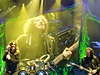 Legendární britská skupina Black Sabbath v sobotu veer zcela ovládla praskou O2 arenu, do které podle poadatel pilákala zhruba 16 tisíc fanouk heavy metalu.