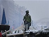 Chlapec demonstruje na kyjevském námstí