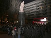 Leninova socha v Kyjev jet ped svrením.