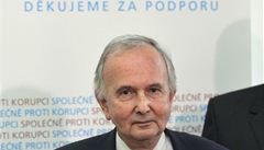 Jií Chytil pevzal v Praze Cenu za odvahu Nadaního fondu proti korupci pro rok 2013. Ocenní byla pedána pi píleitosti Mezinárodního dne boje proti korupci. 