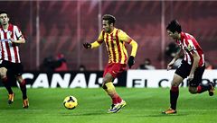 Neymar proniká do útoku.