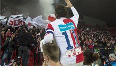 Karol Kisel pi rozluce s fanouky.