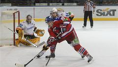 Zleva Ivan Kasutin z �erepovce, Patrik Zackrisson z HC Lev Praha a Nikita Popov z �erepovce.