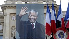 Portrét zesnulého Nelsona Mandely zahalil budovu francouzského ministerstva zahraničí | na serveru Lidovky.cz | aktuální zprávy