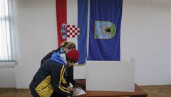 Chorvatský pár hlasuje v referendu o zákazu sňatků homosexuálů. | na serveru Lidovky.cz | aktuální zprávy