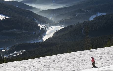 Skiarel ve pindlerov Mln 13. prosince slavnostn zahjil lyaskou sezonu....