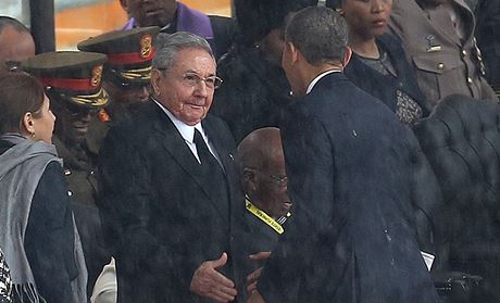 Kubánský vdce Raúl Castro  se setkal s americkým prezidentem Barackem Obamou. 