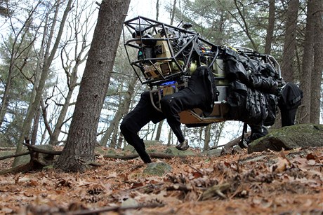 Prototyp robota BigDog od Boston Dynamics.