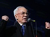 K provládním demonstrantm promluvil premiér Mykola Azarov, jeho demisi opoziní strany oznaují za podmínku pro nalezení cesty z nynjí krize.