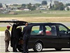 Letadlo s ostatky se rno po ceremonilu v metropoli Pretorii vydalo na letit Mthatha ve Vchodnm Kapsku. Tam na nj ekali pbuzn.